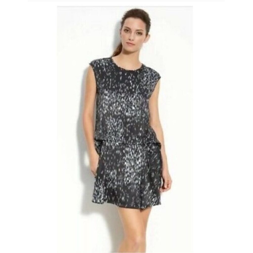 Theory Sz 8 Luxurious Draped Flowy Casual Feminine Lightweight Silk Blend Dress